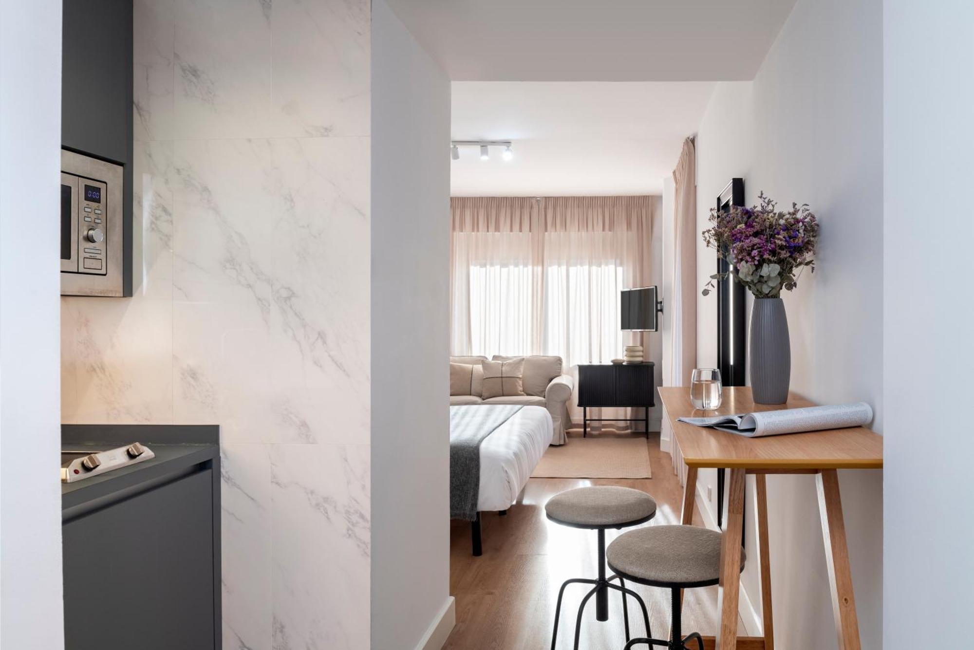 Salado Suites Apartments Севилья Экстерьер фото