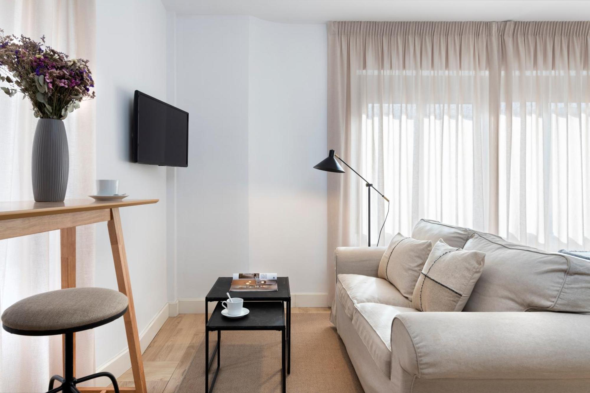 Salado Suites Apartments Севилья Экстерьер фото